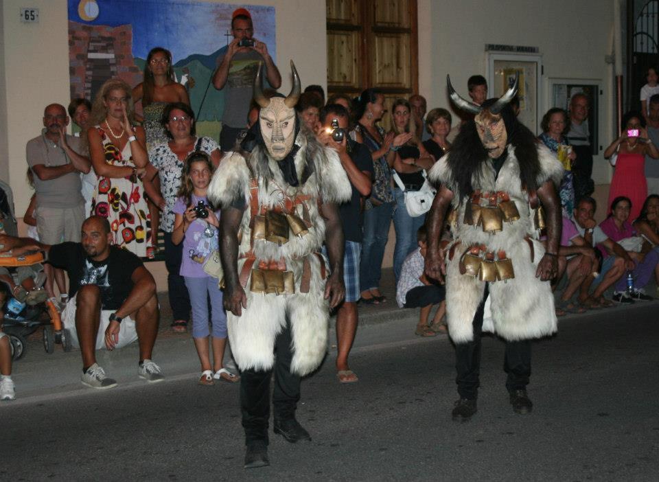 Il carnevale con le maschere tradizionali a Muravera (foto Bulla)