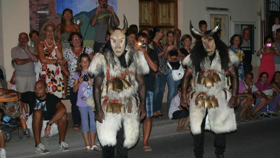Il carnevale con le maschere tradizionali a Muravera (foto Bulla)