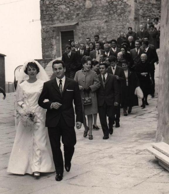 Abiti da sposa e vecchie foto raccontano Torniella