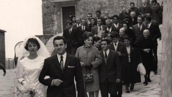 Abiti da sposa e vecchie foto raccontano Torniella