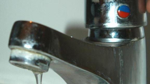 Manca l’acqua nel ristorante nell’ora di punta