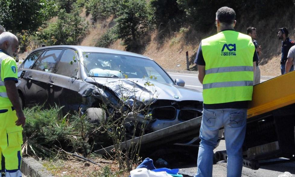 Scontro tra auto vicino a Pratobello