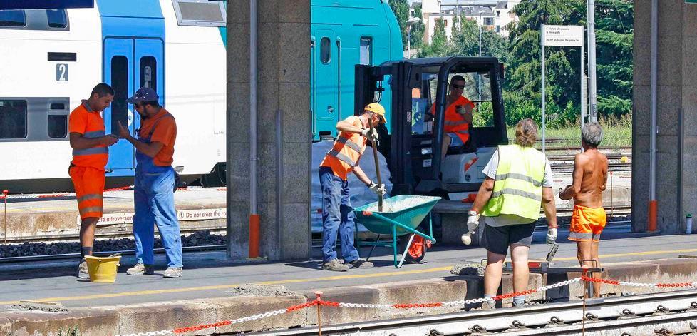 Stazione, lavori ai binari 3 e 4 Bus sostitutivi dei treni