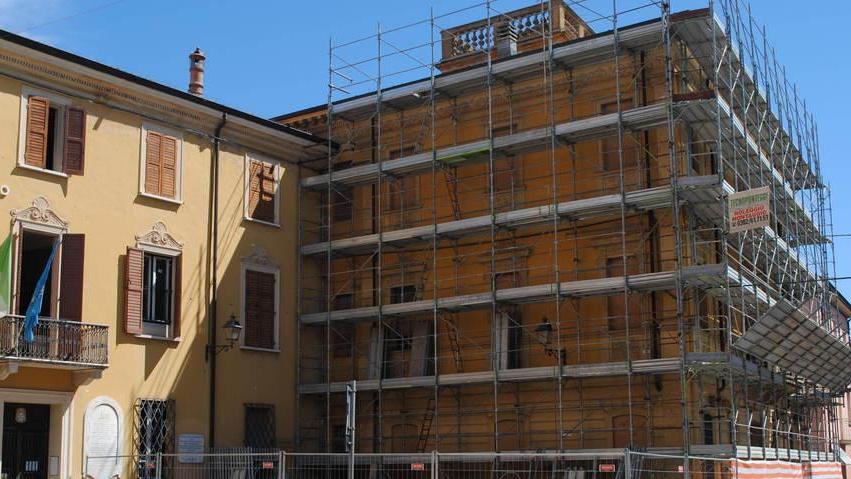 Via al restauro del palazzo della Cassa di risparmio