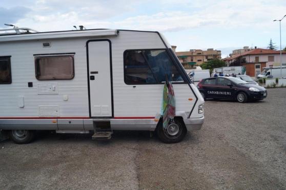 Uno dei camper allontanati da Portoferraio