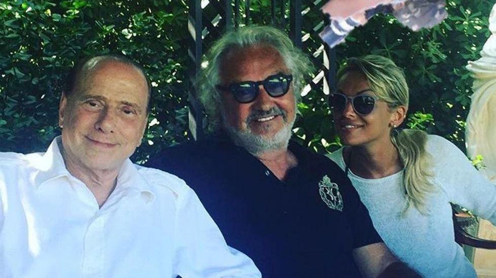 Visita di Briatore a Berlusconi, prima foto dopo l’operazione al cuore