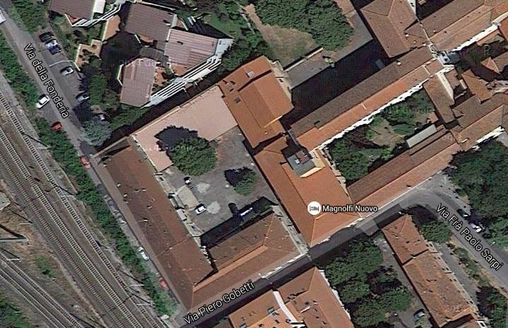 L'edificio a "L" tra via della Fonderia e via Gobetti