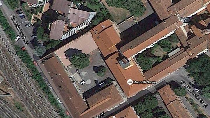 L'edificio a "L" tra via della Fonderia e via Gobetti