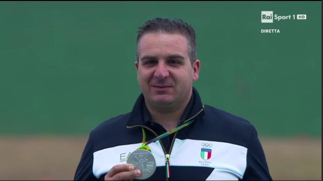 Marco Innocenti al momento della premiazione (da Rai Sport2)