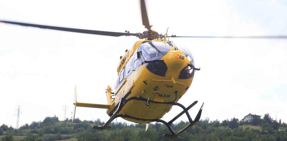 Toano, auto contro un albero: grave la figlia dell'ex vicesindaco