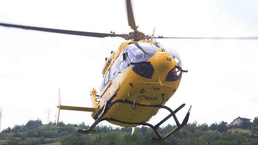 Toano, auto contro un albero: grave la figlia dell'ex vicesindaco