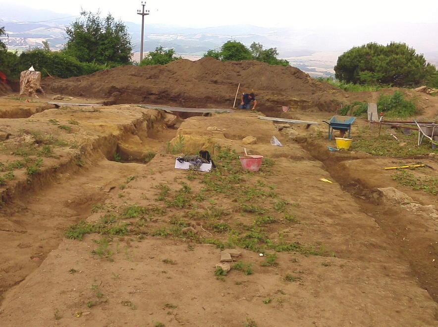 Tombe etrusche, presto nuovi scavi alle Colombaie 