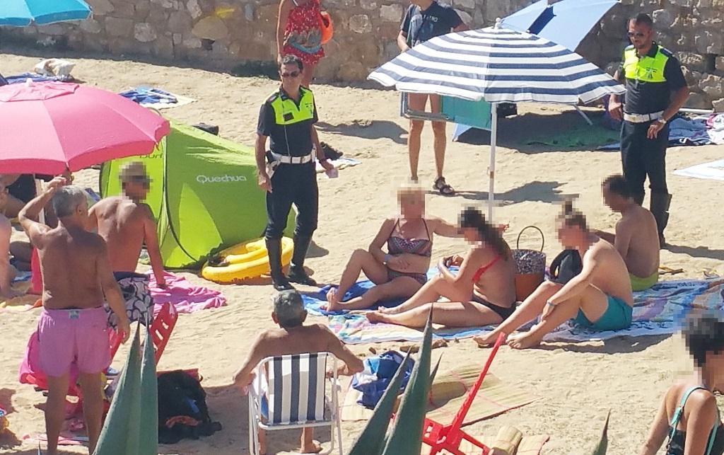 I controlli della polizia locale in spiaggia