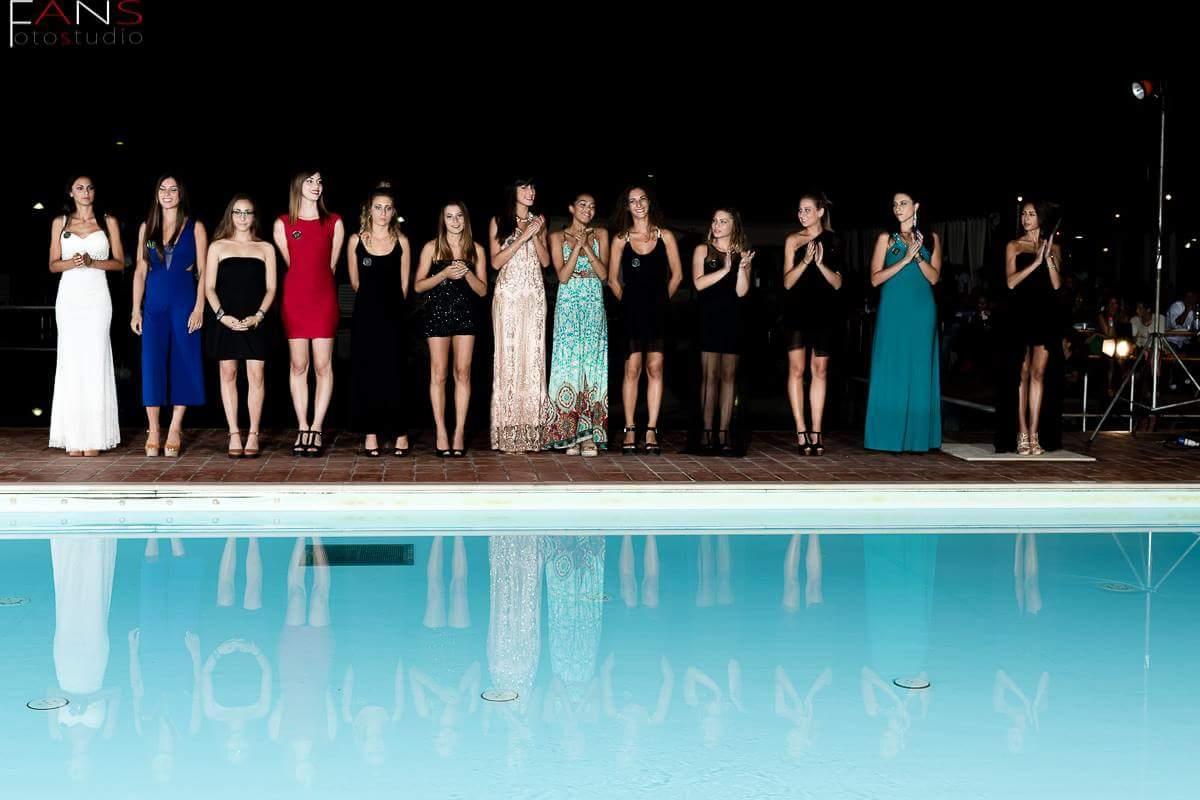 Le ragazze in gara per La più bella della costa 2016 (Fans fotostudio)