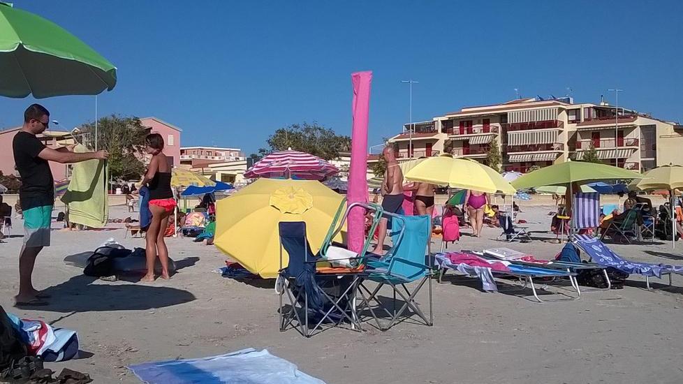 Alghero, al Lido ritorna l’ombrellone “prendi posto”
