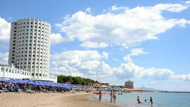 L’alga tossica non se ne va