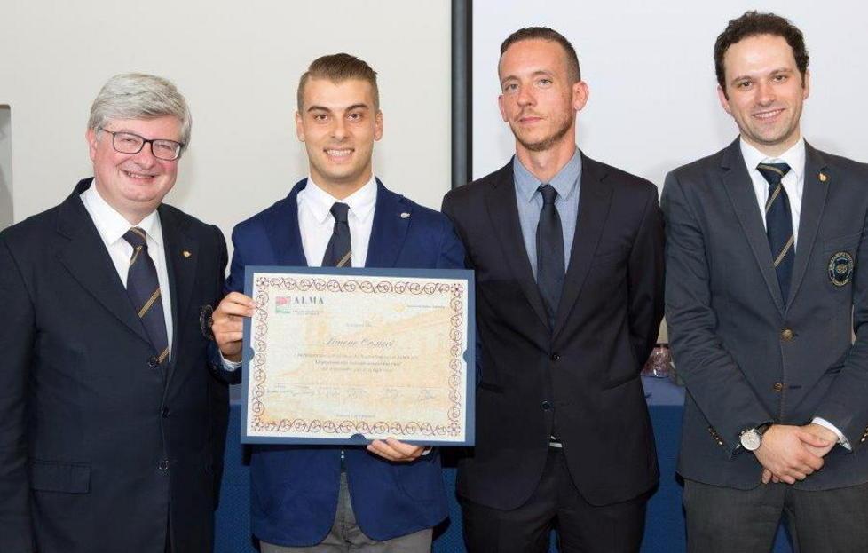 Simone diplomato al master