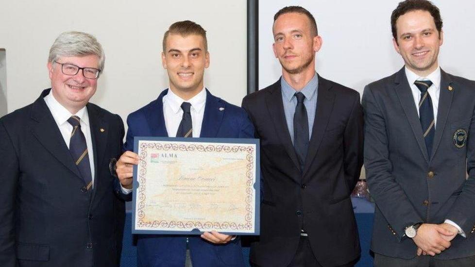 Simone diplomato al master