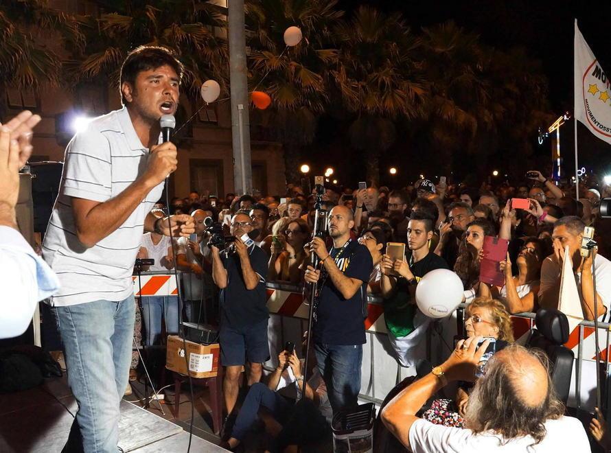 C’è Di Battista, la Passeggiata straripa 