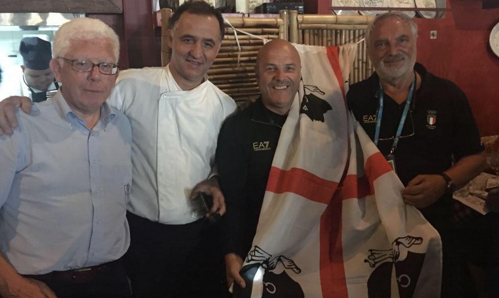 Loro samba e birra, noi un buon mirto 