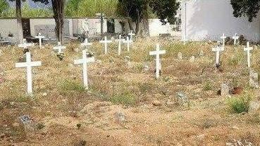 Cimitero in completo abbandono