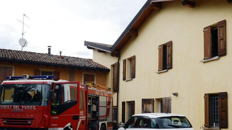 Fulmine si abbatte su una casa