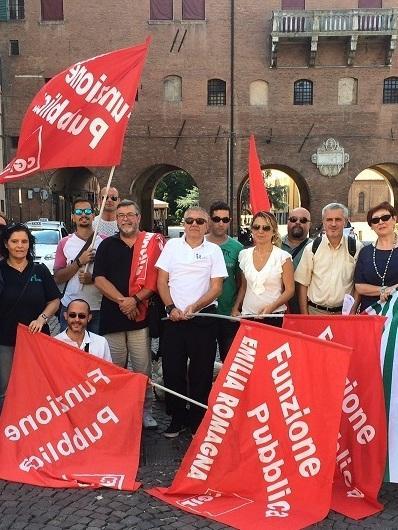 I sindacati: «Contrapposizioni stupide»