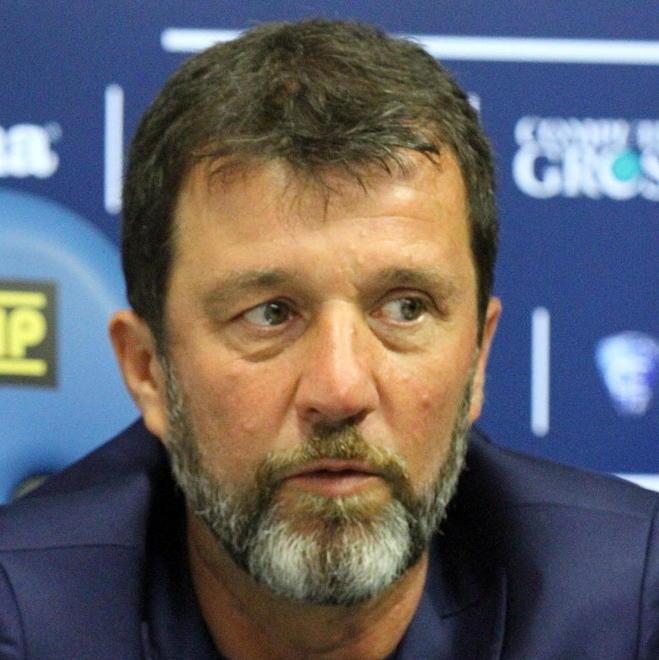 Occhi sull’attaccante Iemmello dello Spezia a ore l’annuncio del terzino albanese Veseli