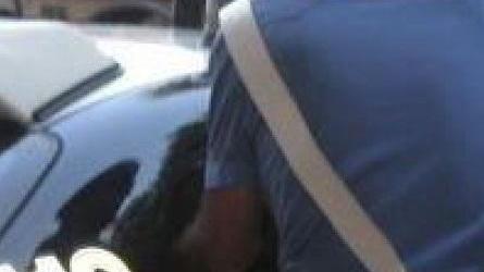 Aggredita e offesa da una transessuale dentro il suo negozio