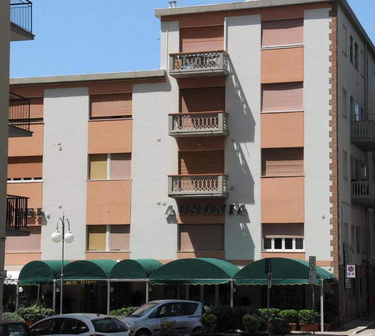 Arrivano per la vacanza ma all’albergo sbagliato 