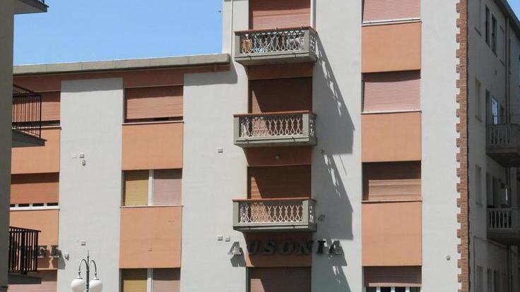 Arrivano per la vacanza ma all’albergo sbagliato