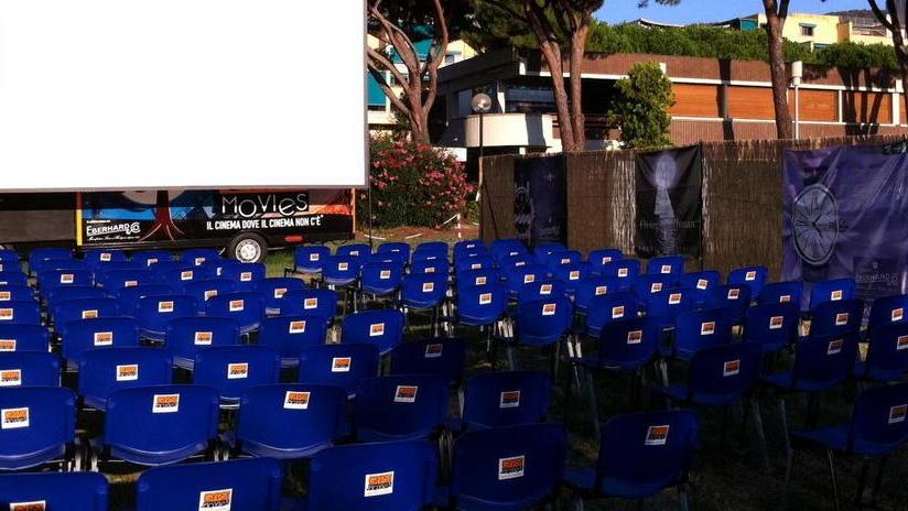 Il camion-cinema in ostaggio a Punta Ala