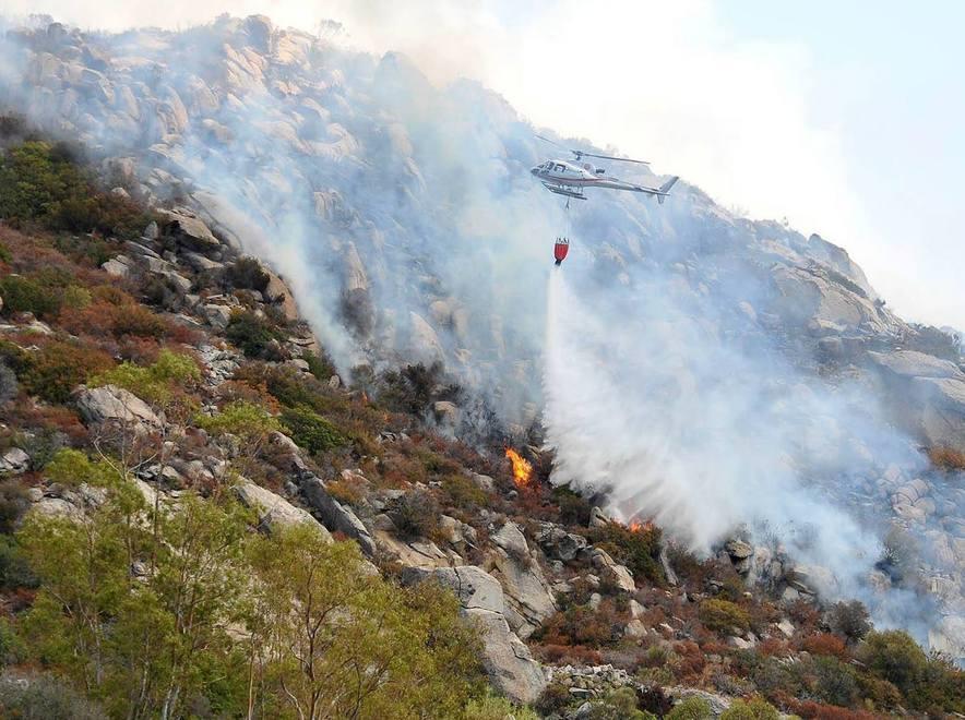 Elba, incendio sopra Fetovaia