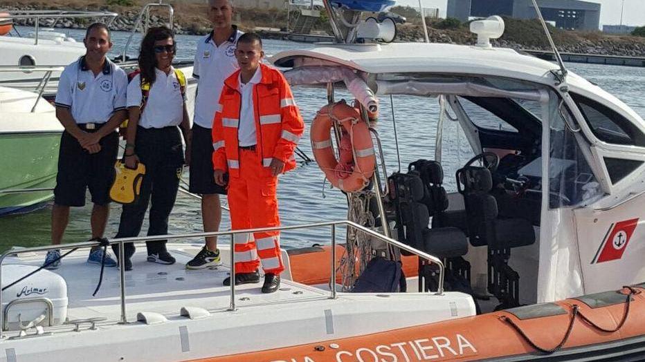 Volontari Cisom con la Guardia costiera