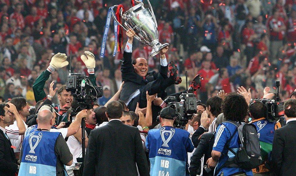 Berlusconi saluta il Milan, Fassone nuovo ad