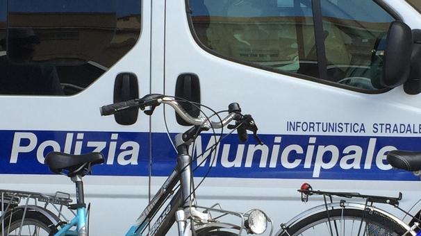 Tenta di vendere bici rubate Denunciato dalla municipale