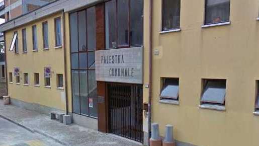 Lavori sul tetto della palestra danneggiato dalle nevicate