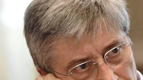 Vasco Errani torna in pista e ora cerca di riunire il Pd . E a Modena si apre il dibattito