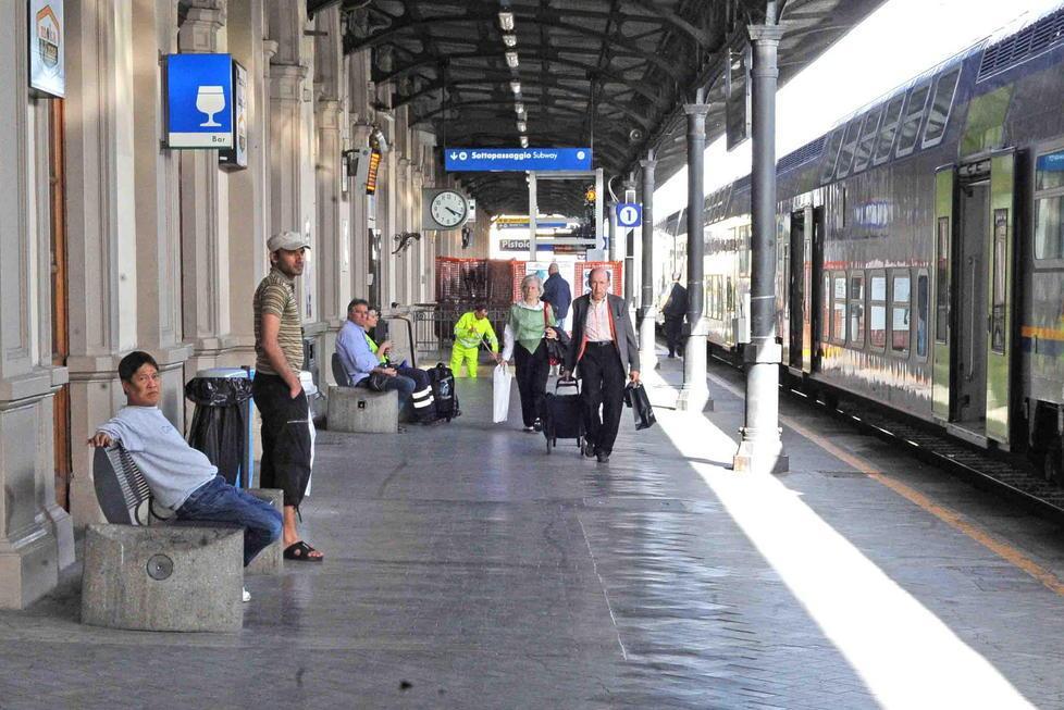 Protesta un pendolare: nel convoglio di coda manca il capotreno