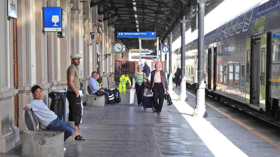 Protesta un pendolare: nel convoglio di coda manca il capotreno