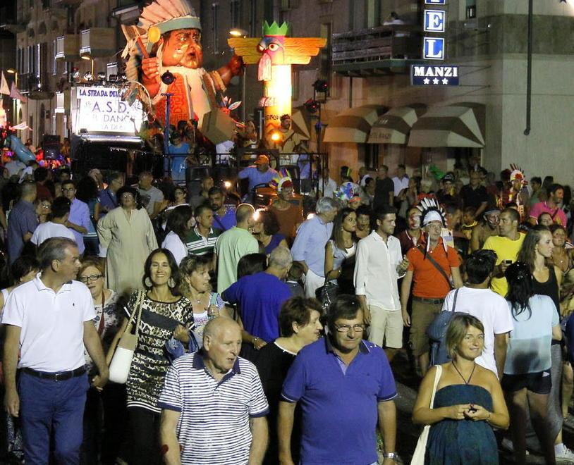 Maxi cena in piazza ed elezione di Miss e Mister Carnevale 