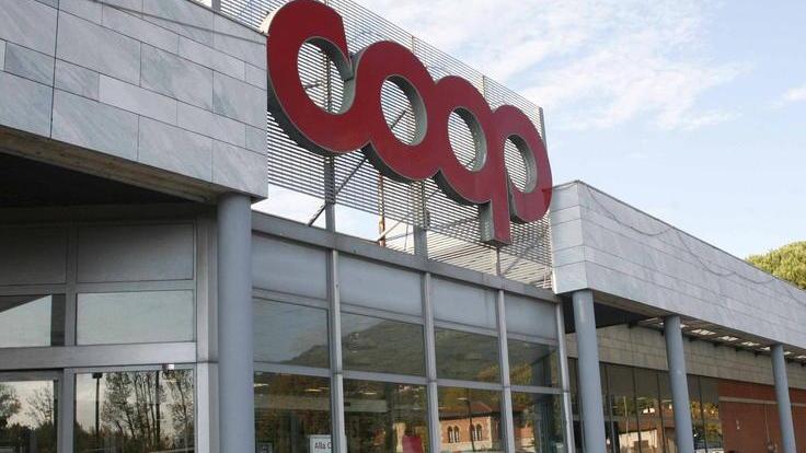 Due grandi supermercati alle porte del centro città