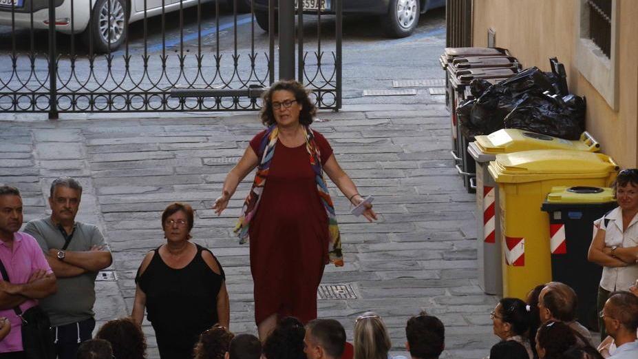 «Il sindaco ci paghi tutta la produttività e basta Facebook»