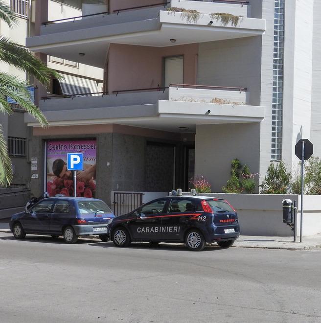 Alghero, massaggi hot nel centro benessere: tra i clienti un ragazzino di 15 anni