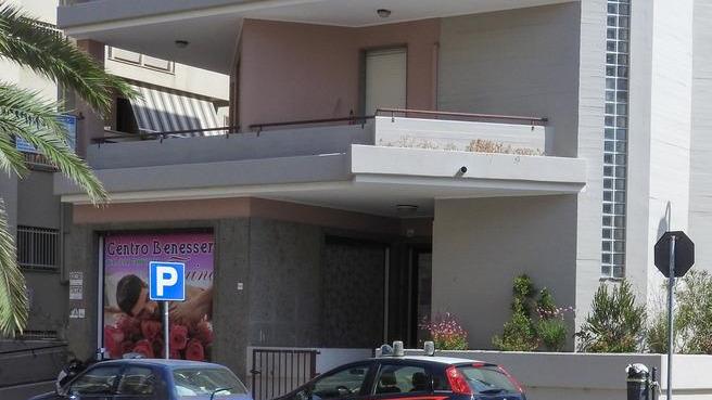 Alghero, massaggi hot nel centro benessere: tra i clienti un ragazzino di 15 anni
