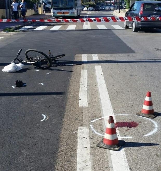 Auto contro bici, ciclista in rianimazione 