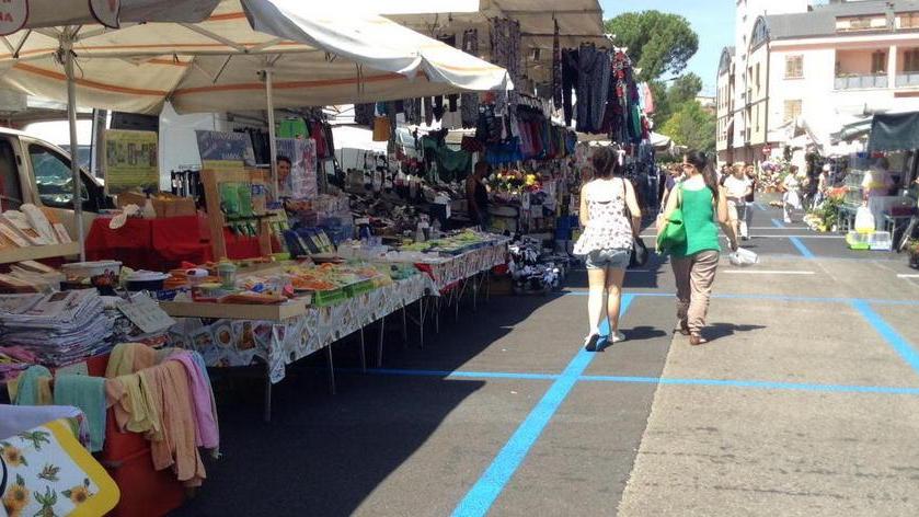 Mercato Nuovo, gli ambulanti sul piede di guerra