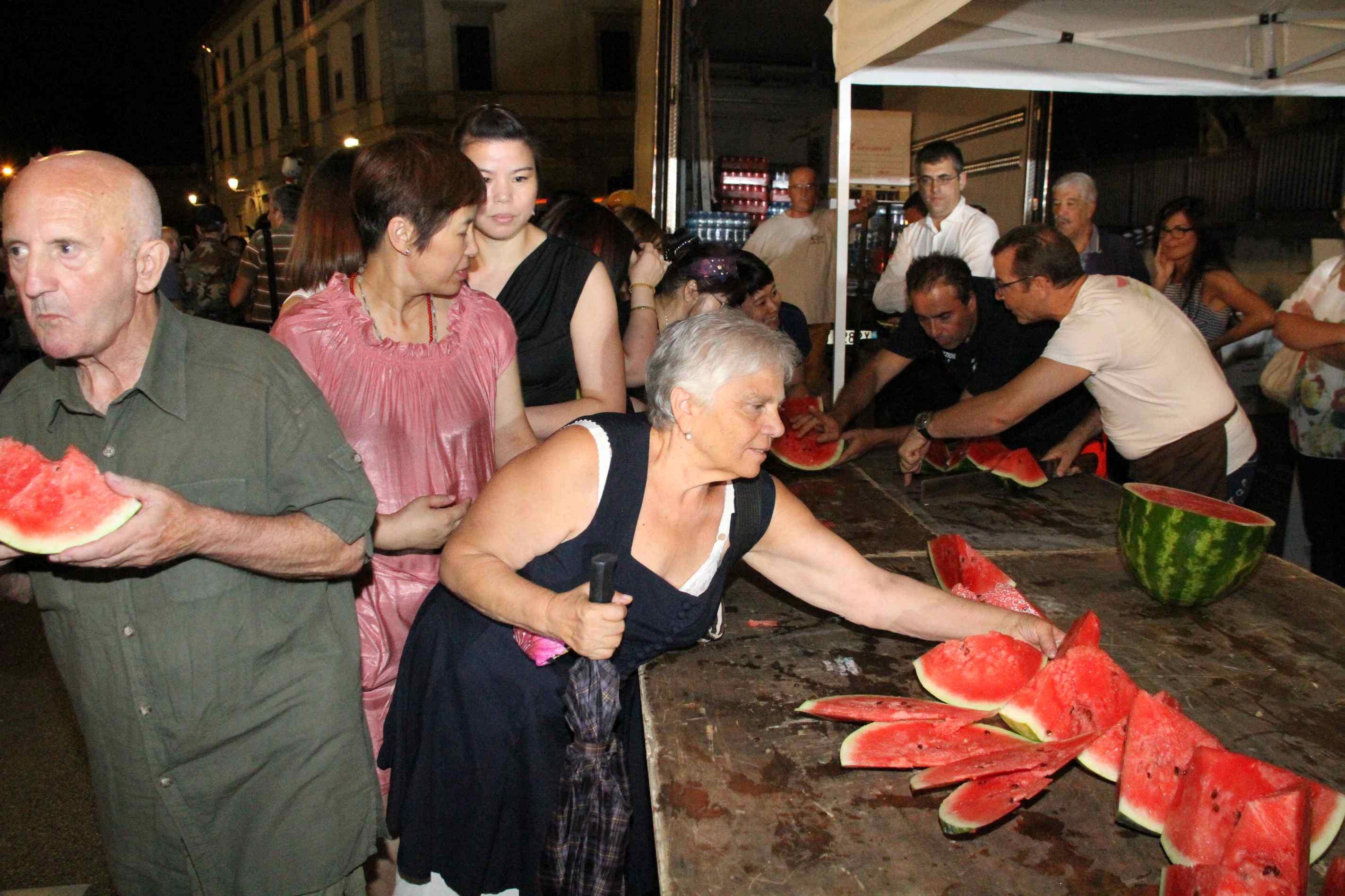 La festa del cocomero in piazza Santa Maria delle Carceri