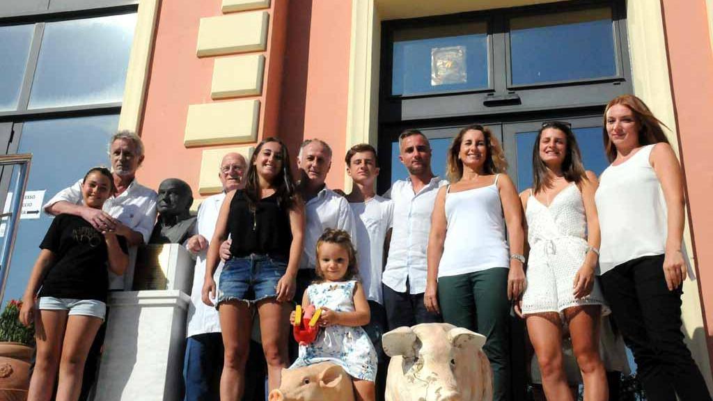 La saga della Bottega di Adò: 130 anni di storia tra marmo e maiali