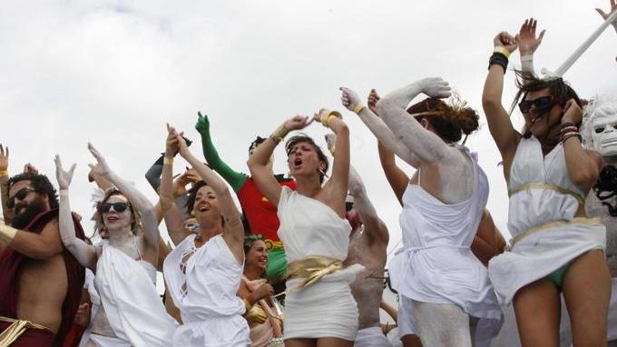 Festa al Beach stadium con musica e costumi d’Oriente